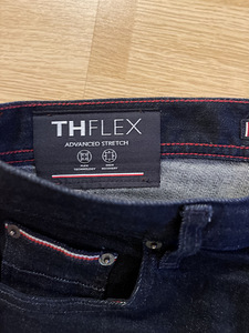 Tommy Hilfiger 29/32 (5 foto / 5)