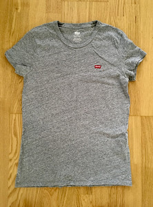 LEVIS t-särk, XS/S (3 foto / 3)