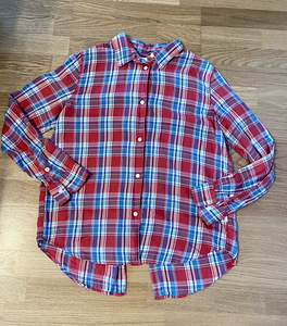 Levis triiksärk vaba stiilis, S suurus (2 foto / 2)