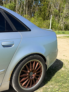Audi A4 (5 foto / 11)