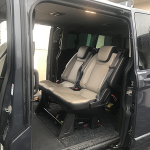 Ford Tourneo Custom (4 foto / 6)