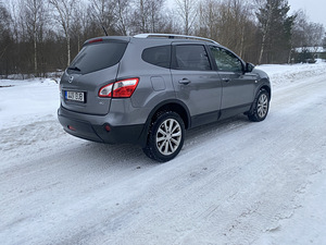 Nissan 7 kohta, diisel (5 foto / 15)