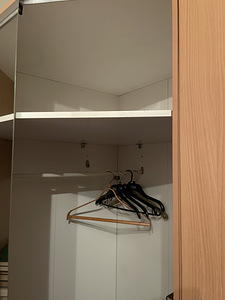 Garderoob esikus (3 foto / 8)
