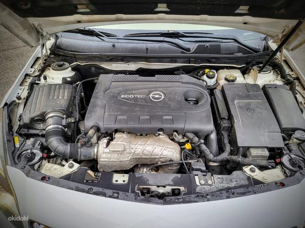 Opel Insignia SPORTS TOURER SW 2.0 ECOTec 120 кВт (фото #15)