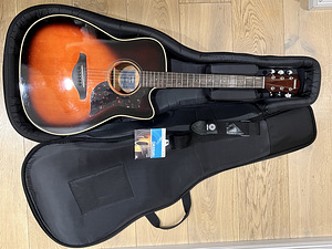 Yamaha A3M ARE akustiline kitarr (6 foto / 7)
