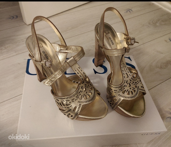 Guess naistekingad s39