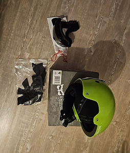 Шлем для сноуборда + очки