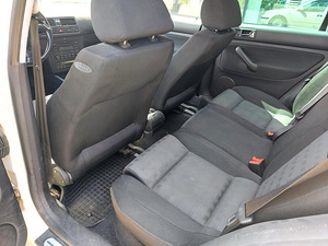 Volksvagen Golf 2006 77kw мануал бензин (4 фото из 15)