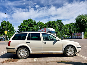 Volksvagen Golf 2006 77kw мануал бензин (5 фото из 15)