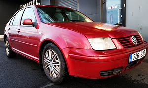 VW Bora 2.0 85kw ATM бензин (1 фото из 14)