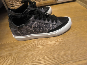 Jalanõud nahast DKNY s.40 (1 foto / 3)
