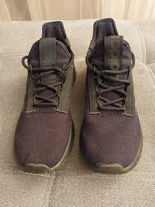 Кроссовки Adidas (2 фото из 2)