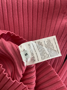 Свитер Guess S (3 фото из 4)