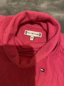 Tommy Hilfiger, Guess, Nike (2 foto / 9)
