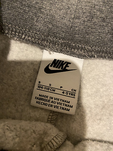 Nike püksid ja t-särk (3 foto / 6)
