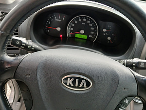Kia carnival (8 фото из 12)