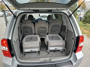 Kia carnival (9 фото из 12)