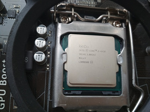 Asus H81M-K + i5-4430 (2 foto / 3)