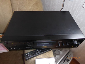 KASSETTDEKK SONY TC-K715S (3 foto / 5)
