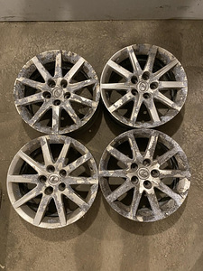 Оригинальные 17'' литые диски Lexus (1 фото из 3)