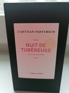 L'Artisan Parfumeur Nuit de Tubereuse (1 foto / 3)
