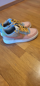 Nike (1 foto / 2)