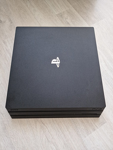 Sony PlayStation 4 ( PS4 Pro ) 1TB + 2 pulti (2 foto / 9)