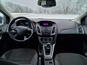 Ford Focus 1.6 85kW (10 foto / 14)