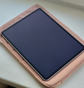 Apple iPad Pro 12,9 2021 (128 GB) WiFi + Cellular (8 foto / 9)