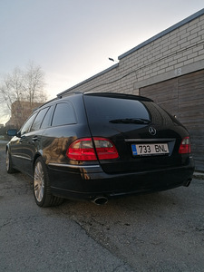 Mercedes e220 sport pakett (4 foto / 13)