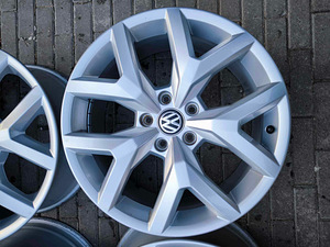 19" оригинальные колеса Volkswagen 5x120 (4 фото из 7)
