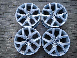 19" оригинальные колеса Volkswagen 5x120 (6 фото из 7)