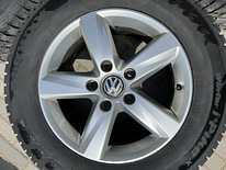 17" Volkswagen originaalveljed 5x130 + naastrehvid 235/65/17
