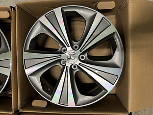 19" Honda replica диски 5x114,3 (новые) (1 фото из 7)