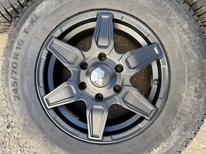 16" BM Wheels veljed 6x139,7 + lamellrehvid 245/70 7mm (6 foto / 8)