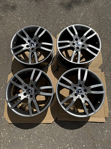 18" оригинальные широкие диски Mercedes-Benz 5x112 (6 фото из 10)
