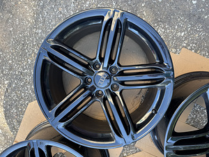21" оригинальные диски Audi Peeler 5x130 (Q7 и Touareg) (4 фото из 9)