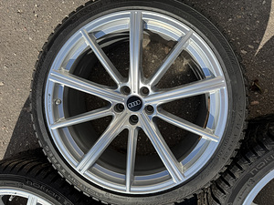 21" оригинальные диски Audi RS6/7 C8 5x112 + шипованные шины 275/35 (3 фото из 10)