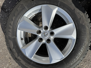 17" оригинальные диски Lexus NX 5x114,3 + зимние шины 7-8мм (1 фото из 10)