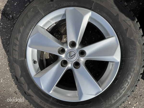 17" оригинальные диски Lexus NX 5x114,3 + зимние шины 7-8мм
