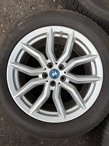 19" оригинальные диски BMW style 734 5x112 + Continental m+s (3 фото из 10)