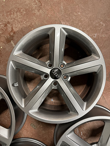 18" оригинальные диски Audi 5x112 (3 фото из 8)