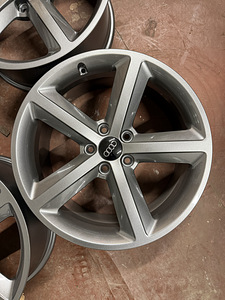 18" оригинальные диски Audi 5x112 (4 фото из 8)
