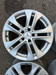 17" оригинальные диски Mercedes-Benz 5x112 (4 фото из 5)