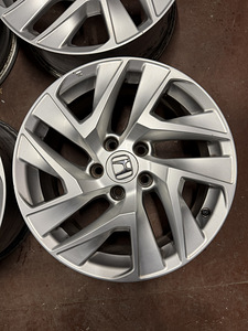 17" оригинальные диски Honda 5x114,3 (2 фото из 8)