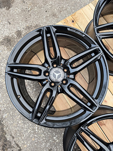 19" оригинальные диски Mercedes-Benz AMG 5x112 (4 фото из 10)