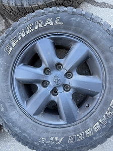 17" оригинальные диски Toyota 6x139,7 + 265/65/17 A/T (1 фото из 8)