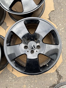 17" оригинальные диски Mercedes-Benz 5x112 (1 фото из 8)