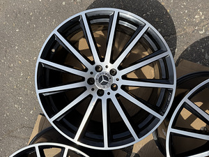22" оригинальные диски Mercedes-Benz GLS/GLE 5x112 (одинаковой ширины) (7 фото из 9)