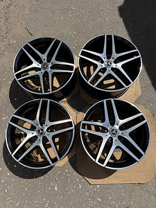 19" оригинальные диски Mercedes-Benz AMG разной ширины 5x112 (W222) (3 фото из 10)
